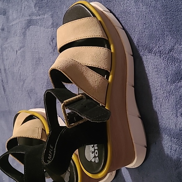 Sorel sandals - Picture 4 of 4